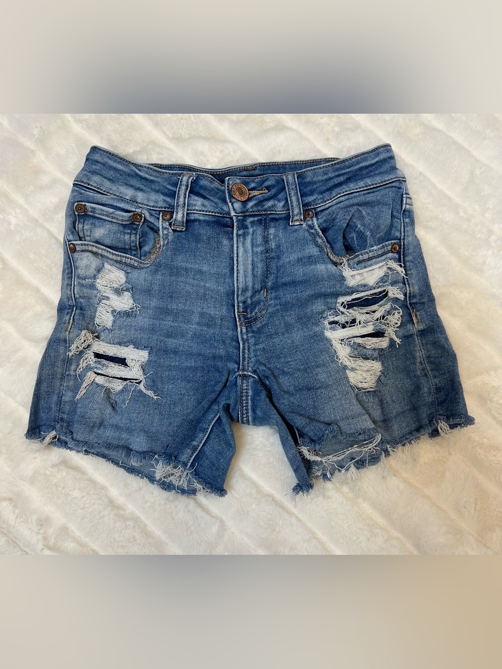 American Eagle Midi Sz 2 Jean Shorts Denim Blue Distressed Raw Hem Boho Festival